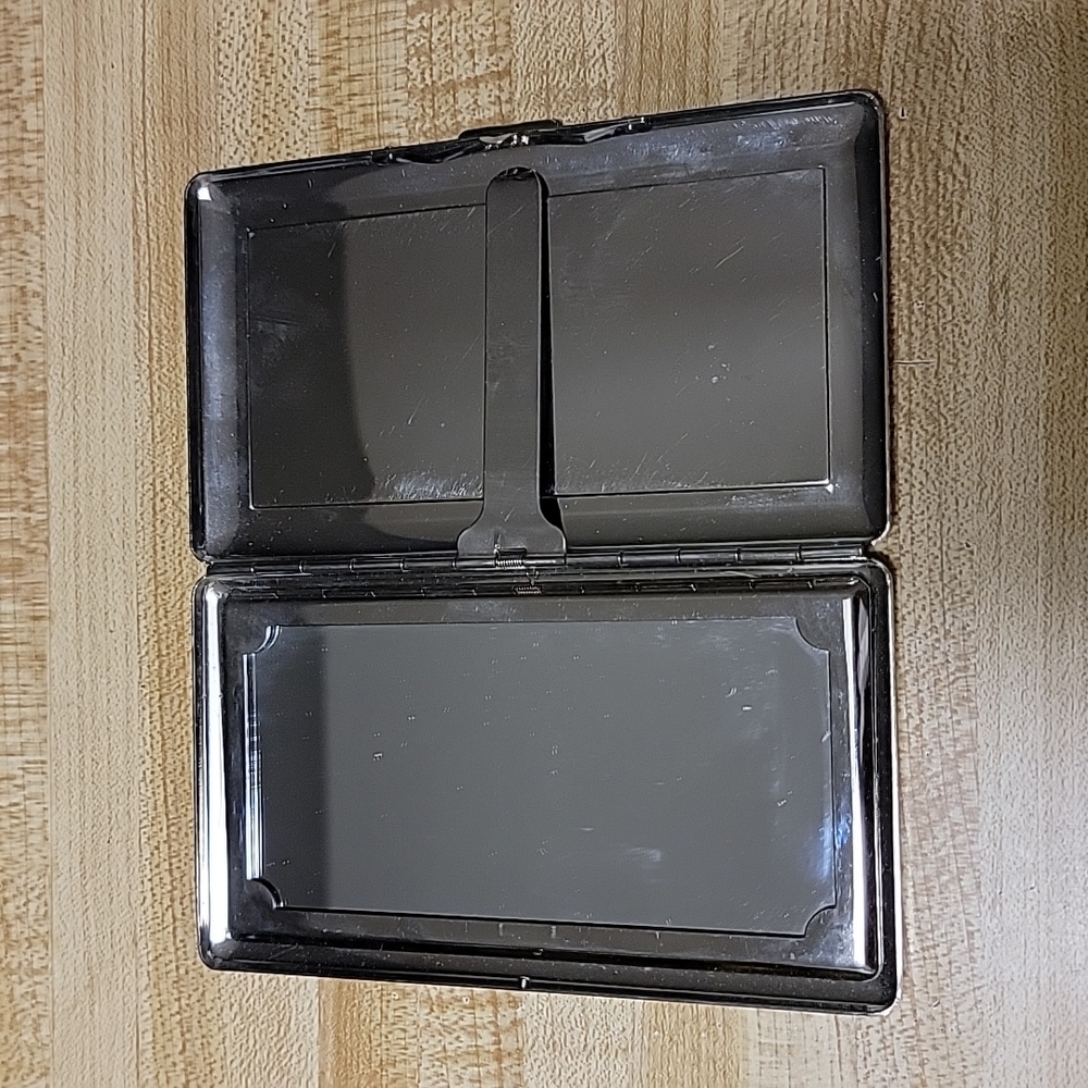 Metal Wallet/ Money Holder - Picture 2 of 6